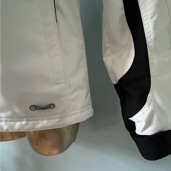 Ladies Nylon Ski or Snowboard Jacket - Spyder XT 5000 size 6 - Picture 9 of 11